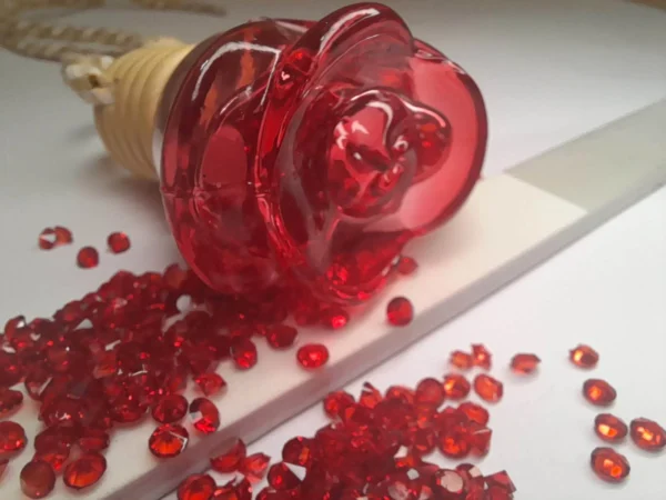 Flacon en verre cristaux diamant rouge – Image 3