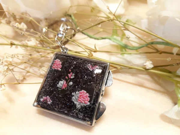 porte clés miroir fleurs roses