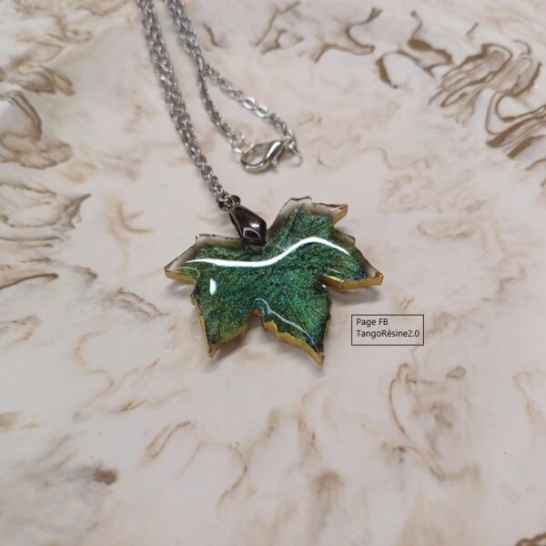 Pendentif Feuille d' érable.