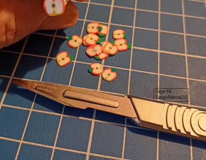 Sachet de 40 Tranches Pommes & Fleurs en Polymère – Image 2