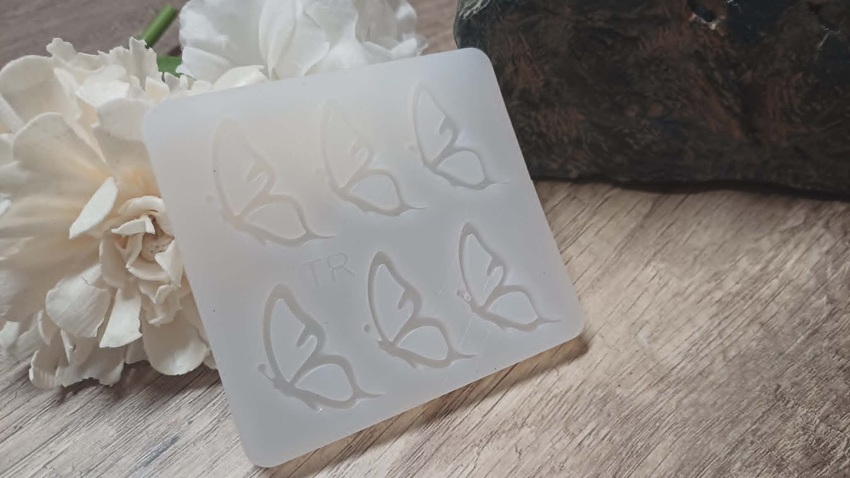 Moule silicone Papillon contour – Image 2
