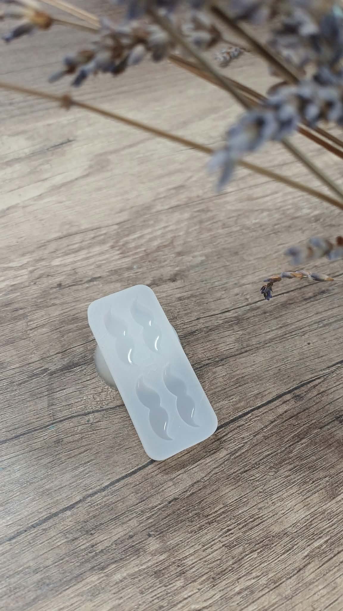 Moule silicone Moustaches coiffées – Image 4