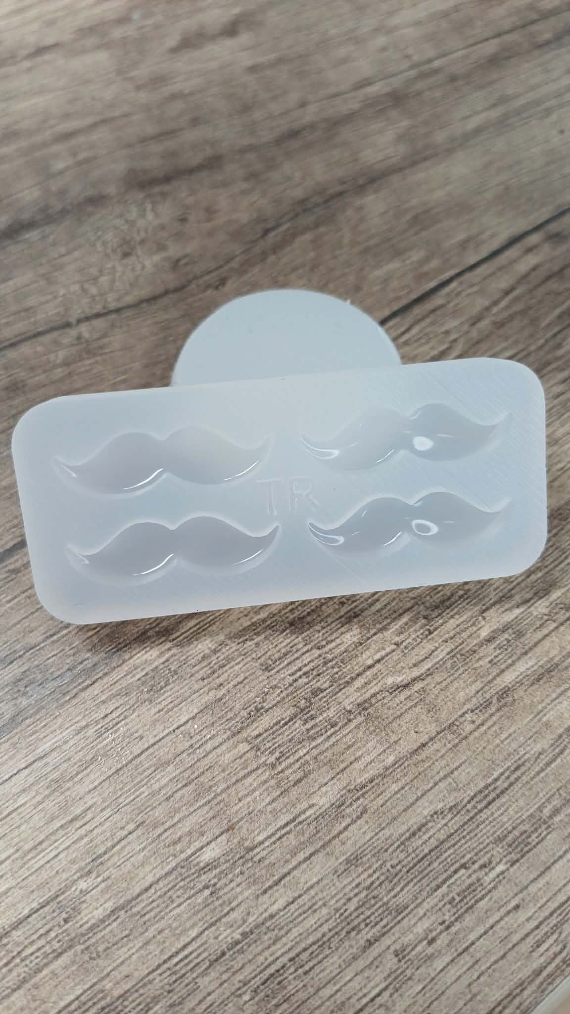 Moule silicone Moustaches coiffées – Image 6