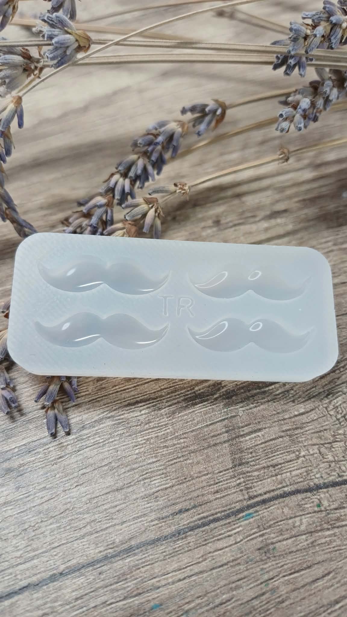 Moule silicone Moustaches coiffées