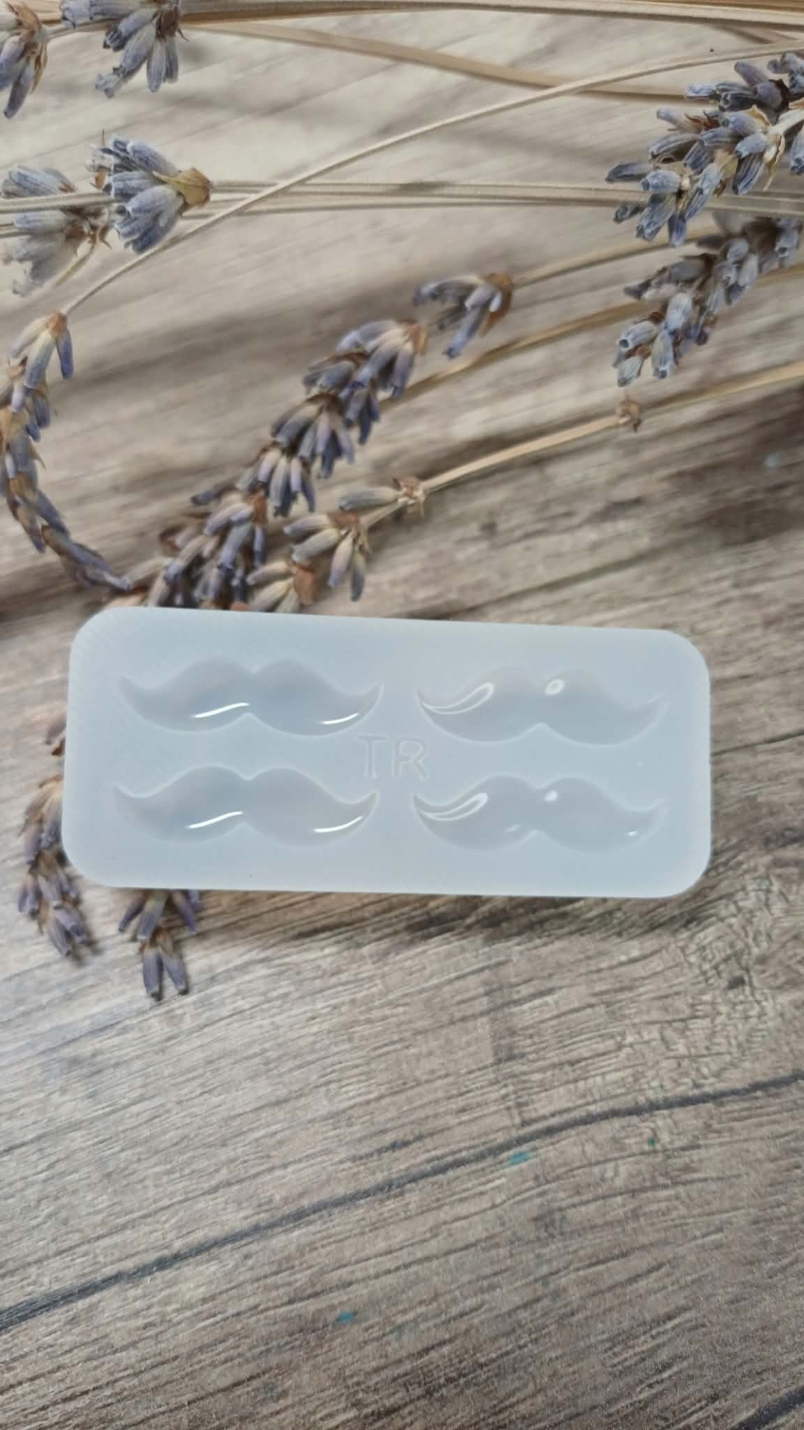 Moule silicone Moustaches coiffées – Image 5